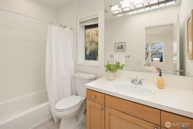 7439 W Mercer Way, Mercer Island, WA 98040