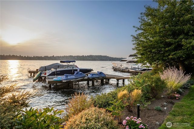 7439 W Mercer Way, Mercer Island, WA 98040