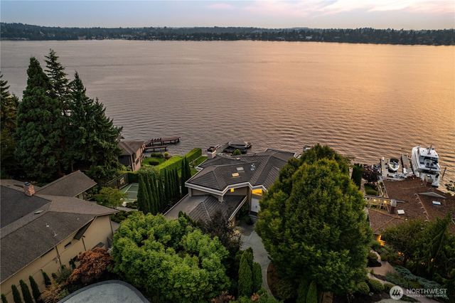 7439 W Mercer Way, Mercer Island, WA 98040