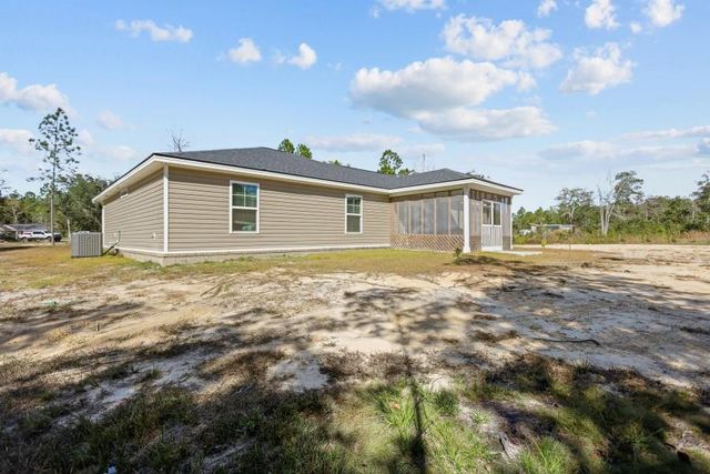 192 Hummingbird Lane, Jesup, GA 31545