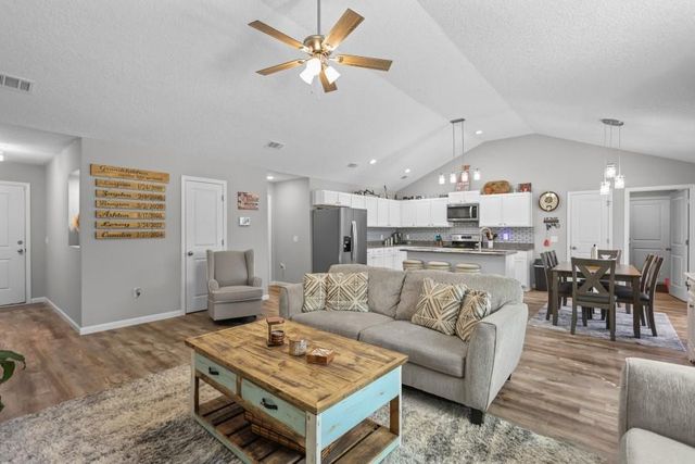 192 Hummingbird Lane, Jesup, GA 31545