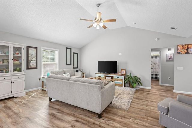 192 Hummingbird Lane, Jesup, GA 31545