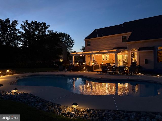 12 HIGH HILL LN, Thornton, PA 19373
