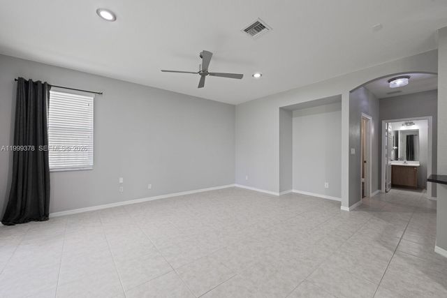 4207 W Whitewater Ave, Weston, FL 33332