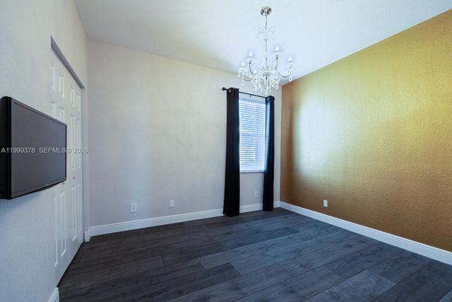 4207 W Whitewater Ave, Weston, FL 33332