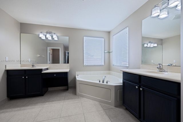 4207 W Whitewater Ave, Weston, FL 33332