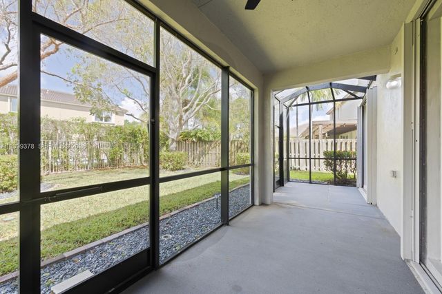 4207 W Whitewater Ave, Weston, FL 33332