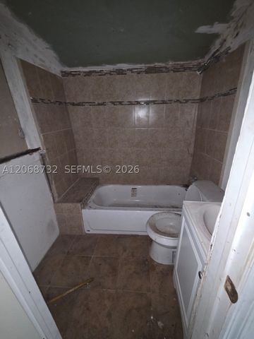 3168 NW 66th St, Miami, FL 33147