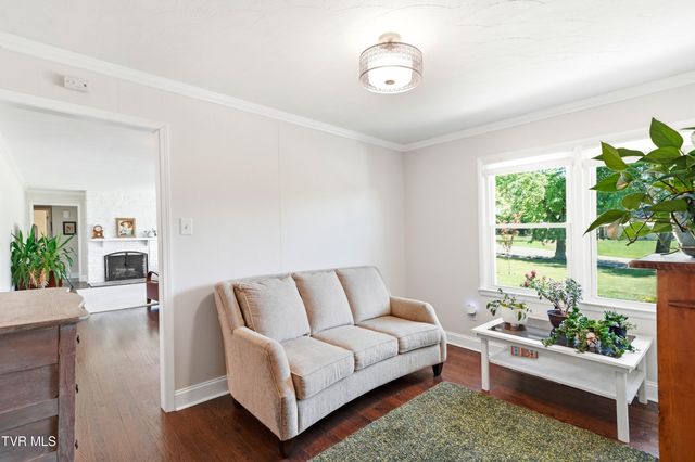 404 Valley Drive, Bristol, VA 24201