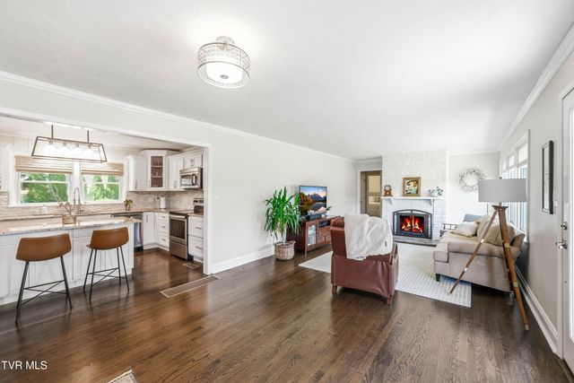 404 Valley Drive, Bristol, VA 24201