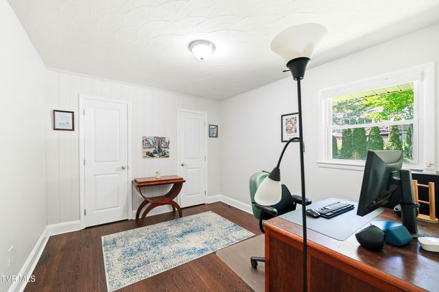 404 Valley Drive, Bristol, VA 24201