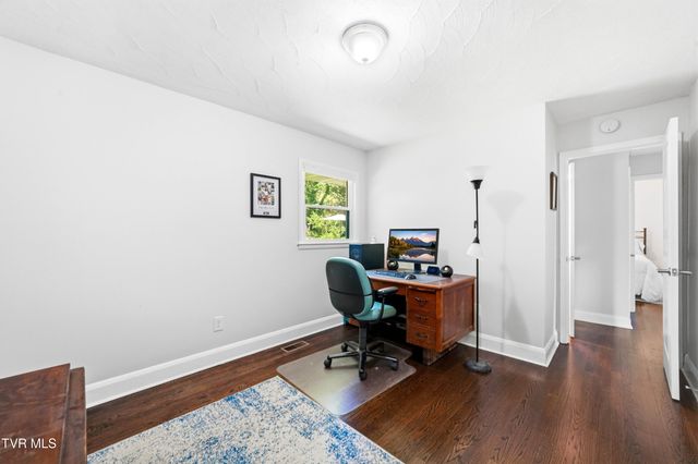 404 Valley Drive, Bristol, VA 24201