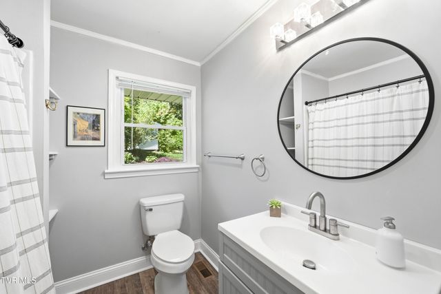 404 Valley Drive, Bristol, VA 24201