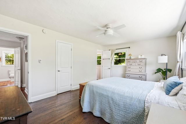 404 Valley Drive, Bristol, VA 24201