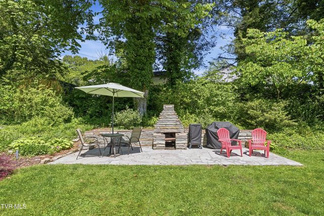 404 Valley Drive, Bristol, VA 24201