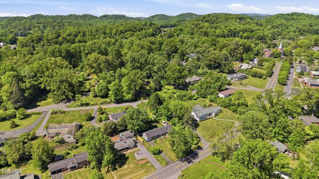 404 Valley Drive, Bristol, VA 24201