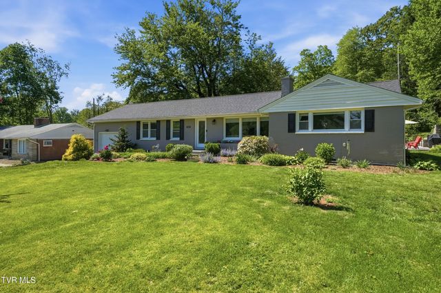 404 Valley Drive, Bristol, VA 24201