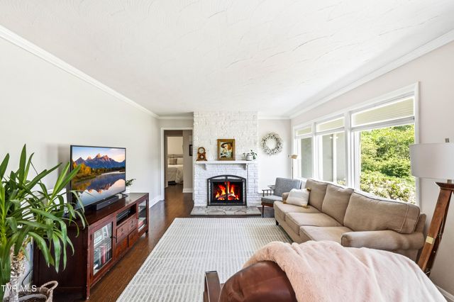 404 Valley Drive, Bristol, VA 24201