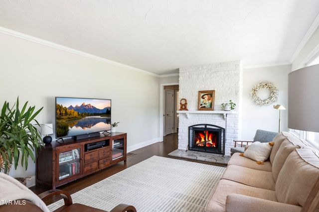 404 Valley Drive, Bristol, VA 24201
