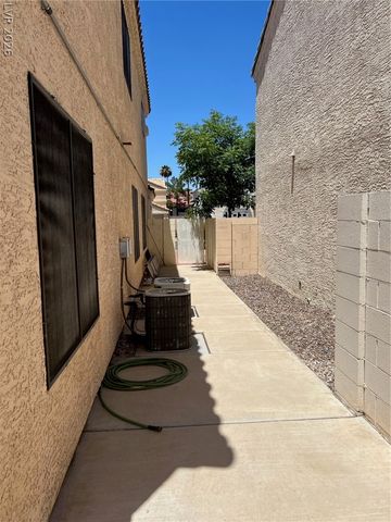 2093 Club Crest Way, Henderson, NV 89014