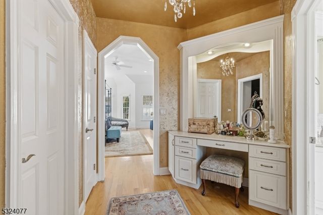 4 Deer Trail Rd, Kinnelon Boro, NJ 07405