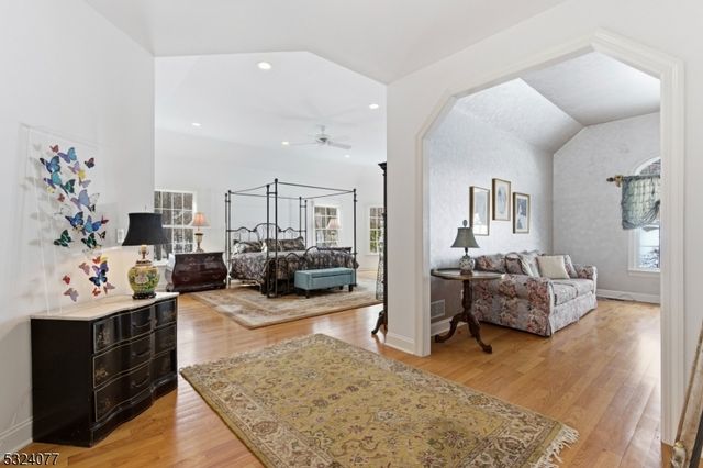 4 Deer Trail Rd, Kinnelon Boro, NJ 07405