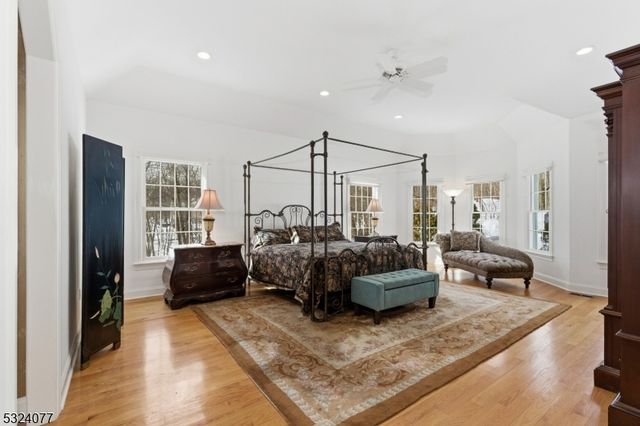 4 Deer Trail Rd, Kinnelon Boro, NJ 07405