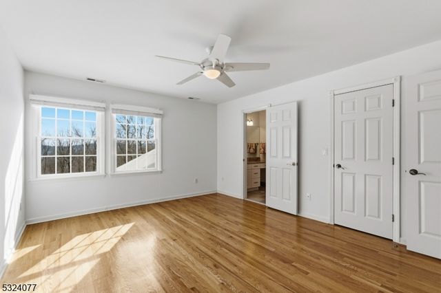 4 Deer Trail Rd, Kinnelon Boro, NJ 07405