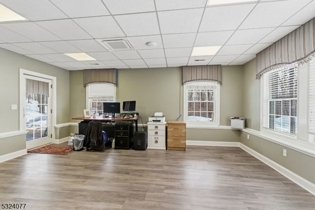 4 Deer Trail Rd, Kinnelon Boro, NJ 07405