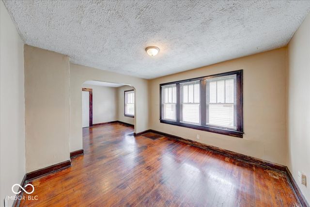 902 N Bosart Avenue, Indianapolis, IN 46201