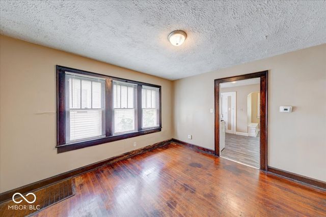 902 N Bosart Avenue, Indianapolis, IN 46201
