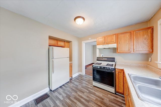 902 N Bosart Avenue, Indianapolis, IN 46201