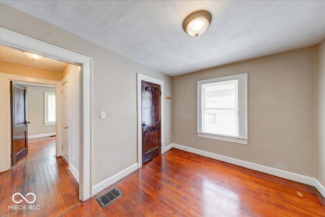 902 N Bosart Avenue, Indianapolis, IN 46201