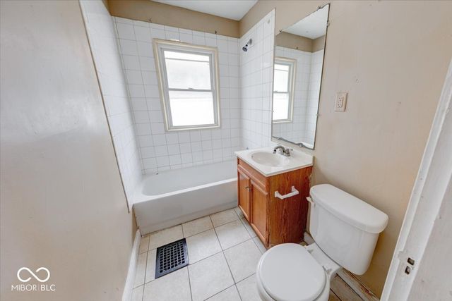 902 N Bosart Avenue, Indianapolis, IN 46201