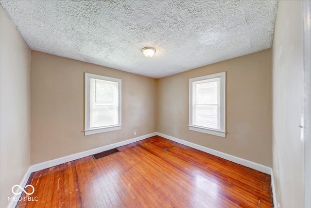 902 N Bosart Avenue, Indianapolis, IN 46201