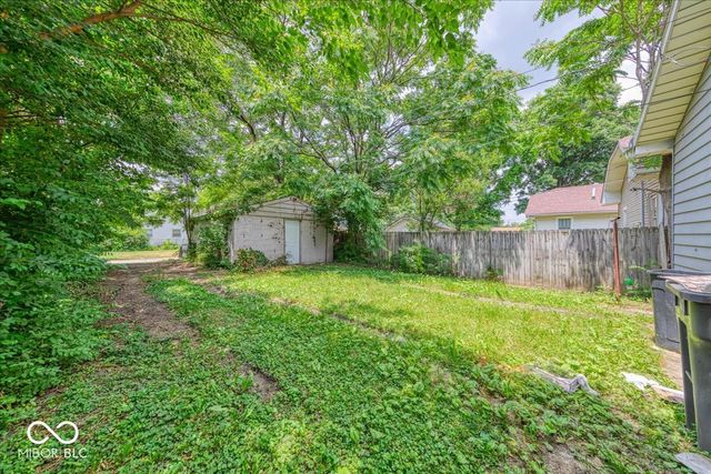 902 N Bosart Avenue, Indianapolis, IN 46201