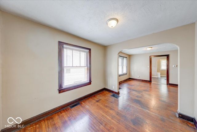 902 N Bosart Avenue, Indianapolis, IN 46201