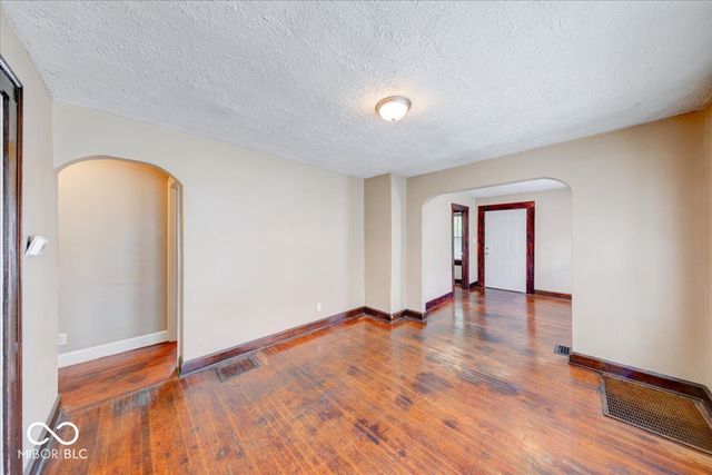 902 N Bosart Avenue, Indianapolis, IN 46201