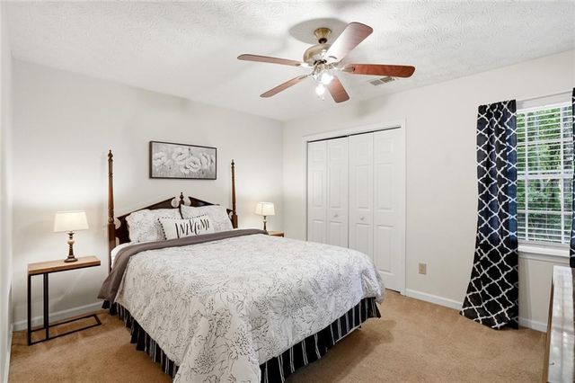 1354 Velvet Creek Glen SW, Marietta, GA 30008