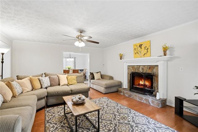 1354 Velvet Creek Glen SW, Marietta, GA 30008