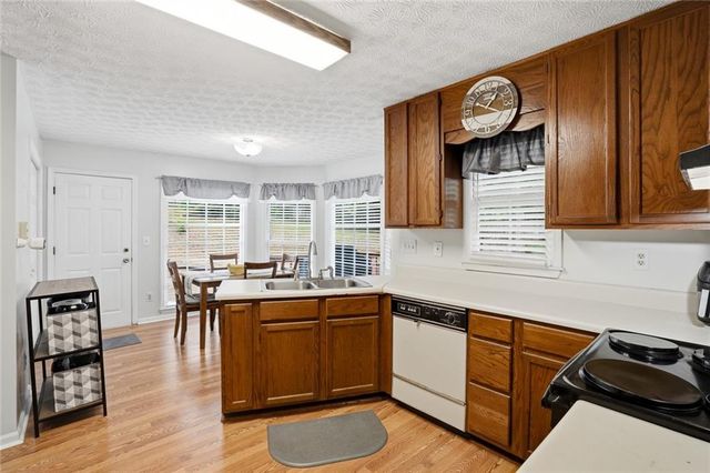 1354 Velvet Creek Glen SW, Marietta, GA 30008