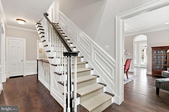 1210 CORBIN CT, Mclean, VA 22101
