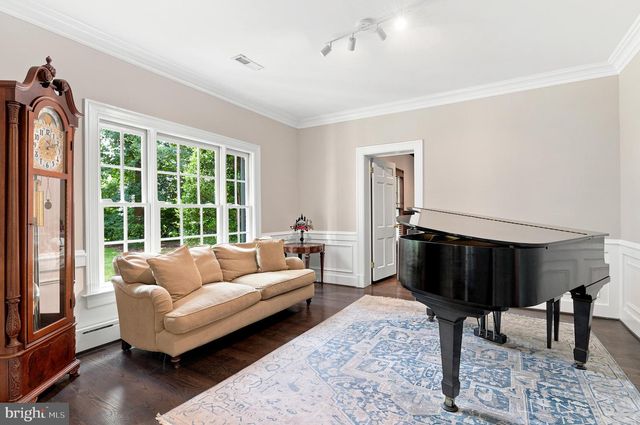 1210 CORBIN CT, Mclean, VA 22101