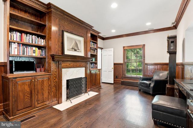 1210 CORBIN CT, Mclean, VA 22101