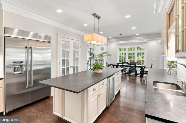 1210 CORBIN CT, Mclean, VA 22101
