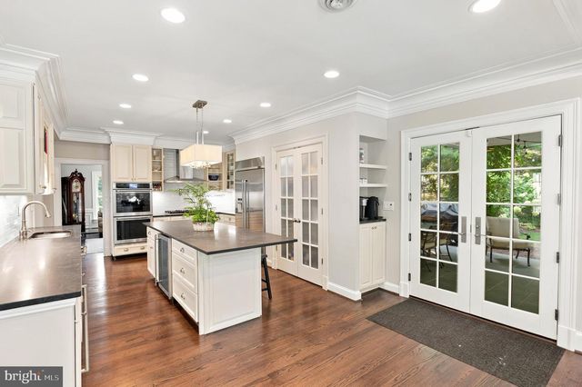 1210 CORBIN CT, Mclean, VA 22101