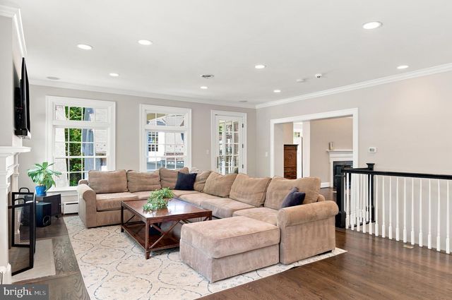 1210 CORBIN CT, Mclean, VA 22101