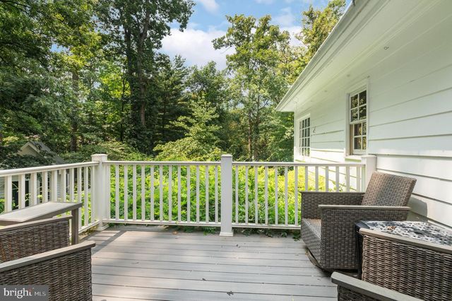 1210 CORBIN CT, Mclean, VA 22101