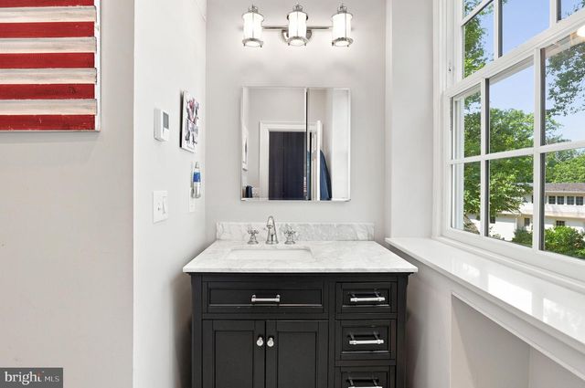 1210 CORBIN CT, Mclean, VA 22101