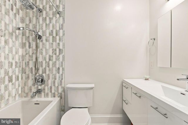 1210 CORBIN CT, Mclean, VA 22101